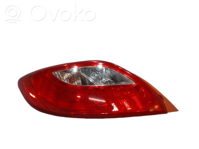 Mazda 2 Aizmugurējais lukturis virsbūvē 