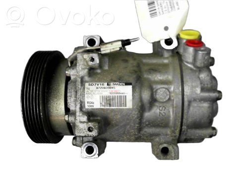 Dacia Sandero Kompresor / Sprężarka klimatyzacji A/C 
