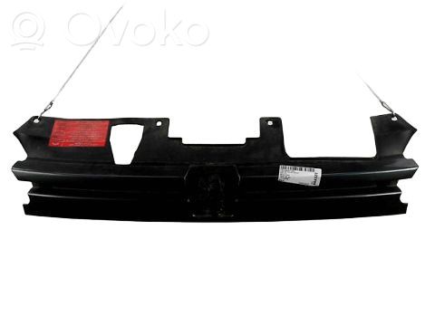 Peugeot 306 Etupuskurin ylempi jäähdytinsäleikkö 