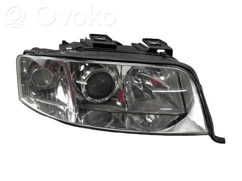 Audi A6 S6 C5 4B Lampa przednia 