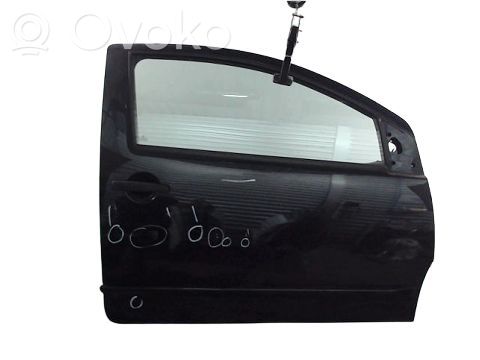 Priekinės durys   9004T0,9004T0