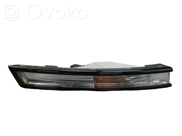 Volkswagen PASSAT B6 Kierunkowskaz przedni 