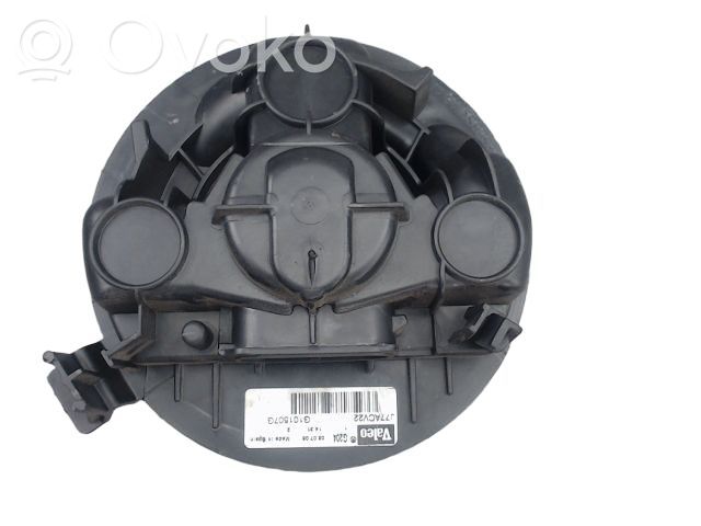 Mazā radiatora ventilators   7701209802,05991104,272269U01A,27226AX100,27226AX105,27226AX205,34031,5280001,715071,7701060014,7701060015,7701062225,7701062226,7701209802,8EW351149704,DEA23013,GA20368,RT8579,WG1735667,WG1793596