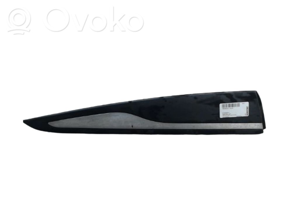 Renault Clio IV Takaoven lista (muoto) 