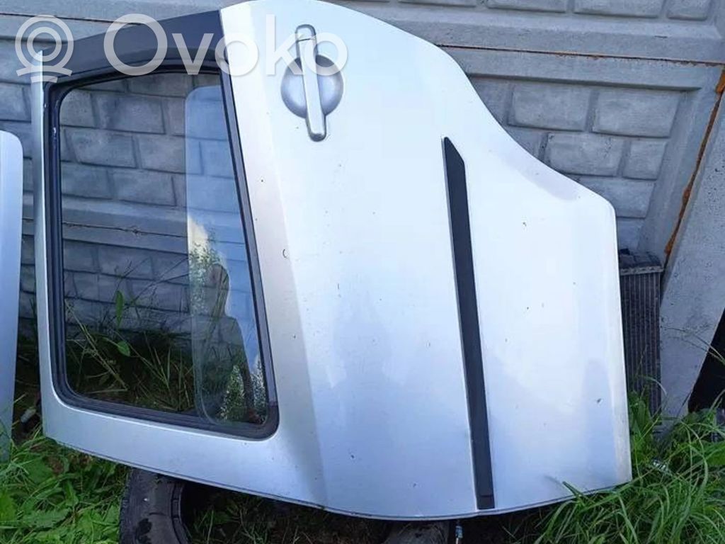 Daihatsu YRV Galinės durys 