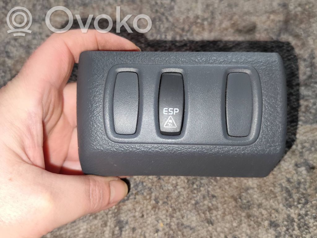 ESP (stability program) switch   8200025895