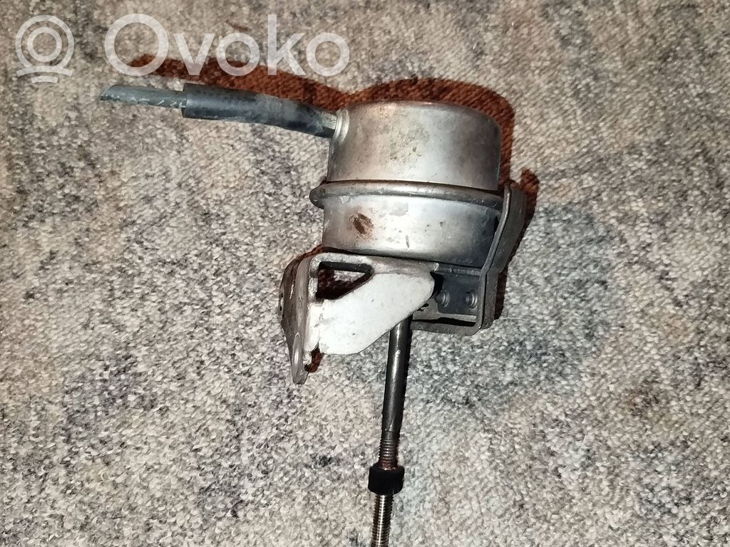 Nissan Qashqai+2 Turbīnu elektriskās vadības pievads 
