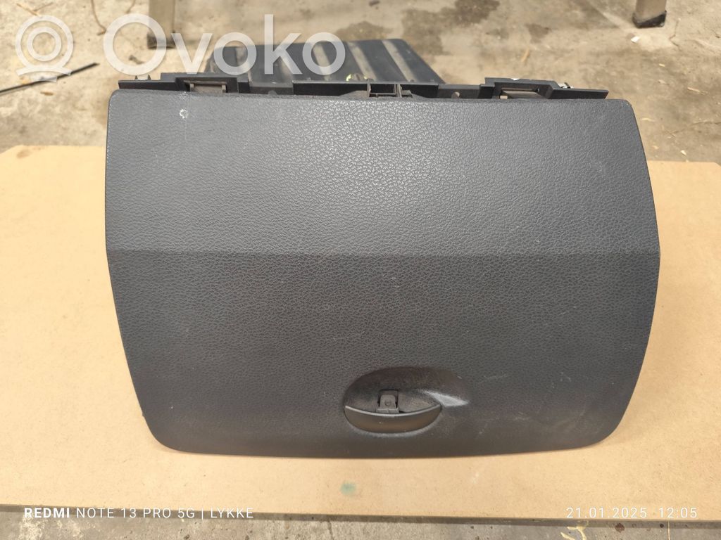 Renault Laguna II Glove box 