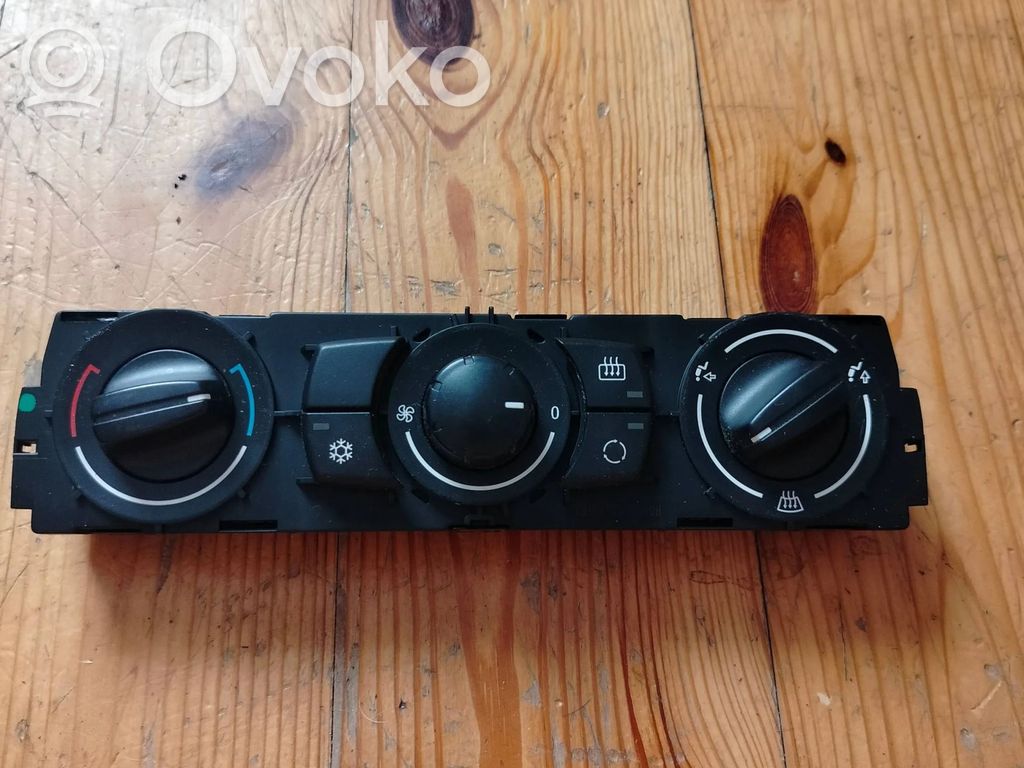 BMW 1 E81 E87 Climate control unit 
