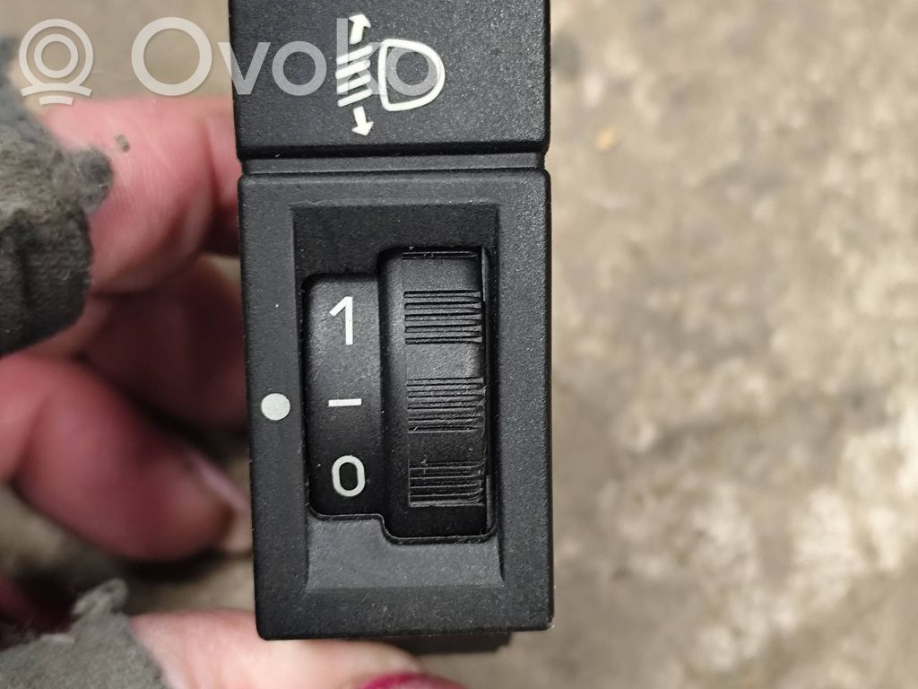 Peugeot 607 Headlight level height control switch 