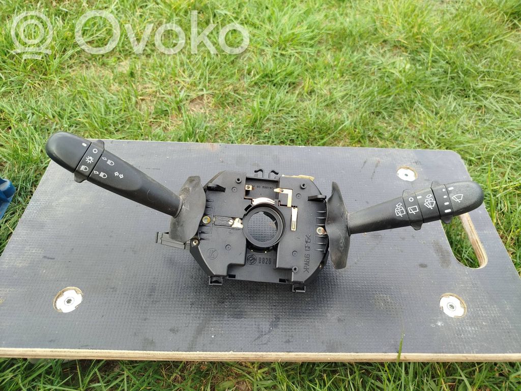Alfa Romeo 147 Interruptor/palanca de limpiador de luz de giro 