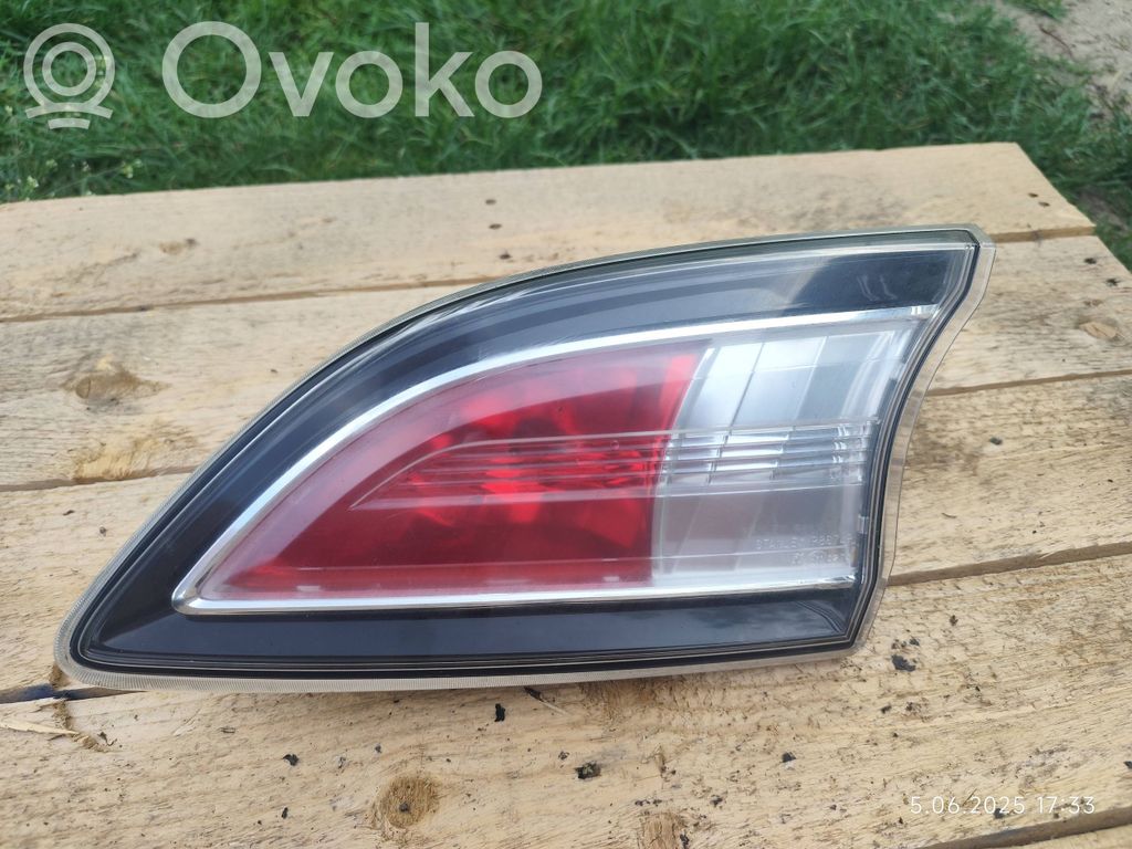 Mazda 3 II Galinis žibintas dangtyje 