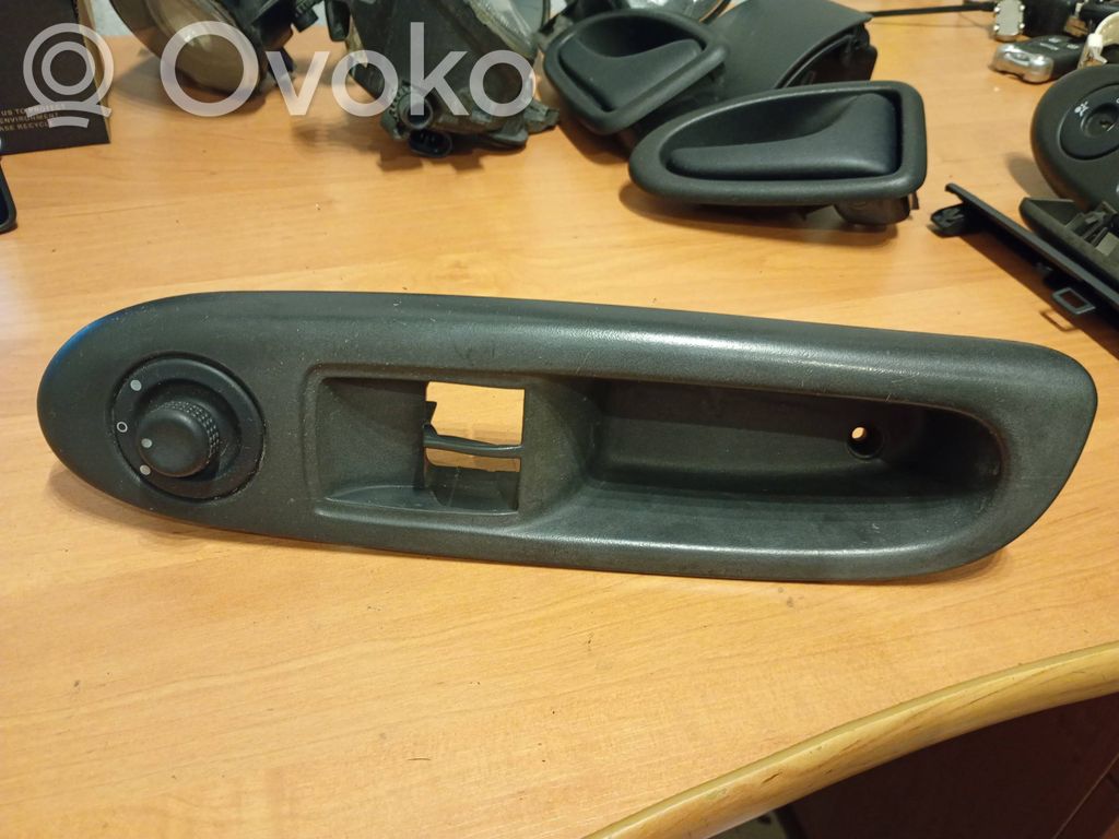 Renault Clio II Wing mirror switch 