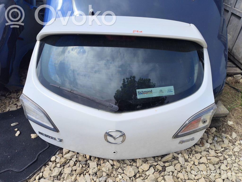 Mazda 3 II Takaluukun/tavaratilan kansi 