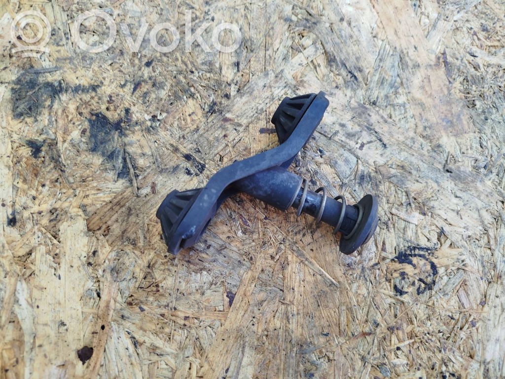 Saab 9-5 Radiator mount bracket 