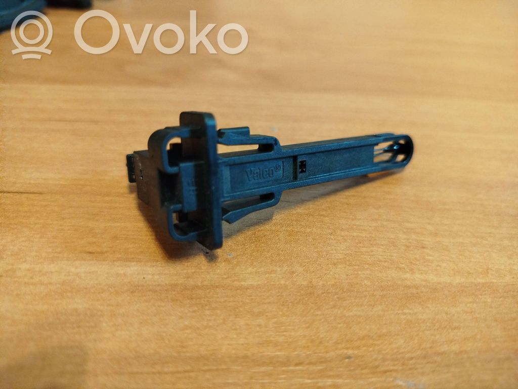 Interior temperature sensor   9116269,990385B