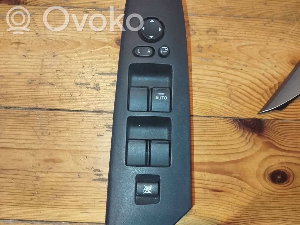Mazda 3 II Electric window control switch 