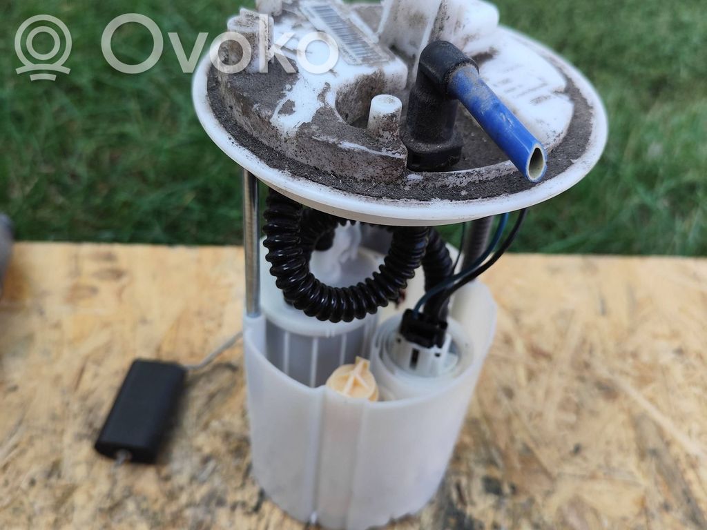 Opel Corsa D Bomba interna de combustible 