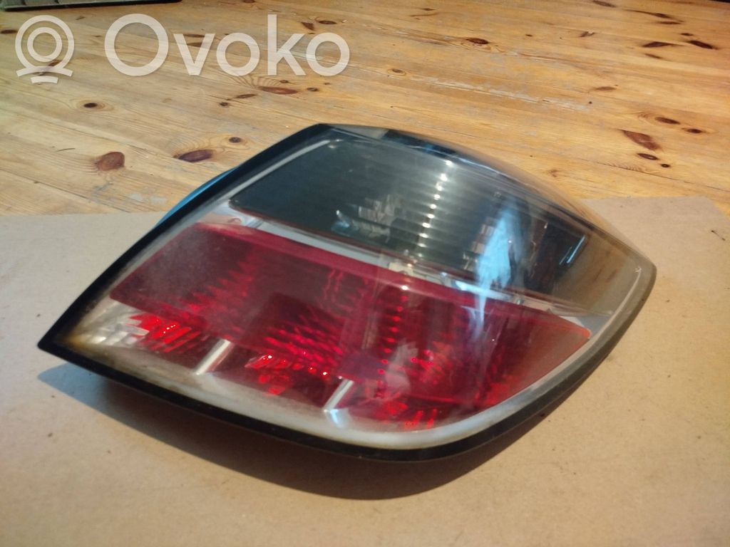 Opel Astra H Galinis žibintas kėbule 