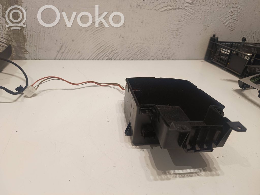 Audi A4 S4 B8 8K Główny schowek tunelu środkowego 