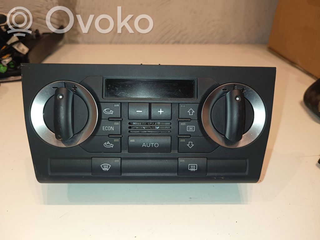 Audi A3 S3 8P Panel klimatyzacji 