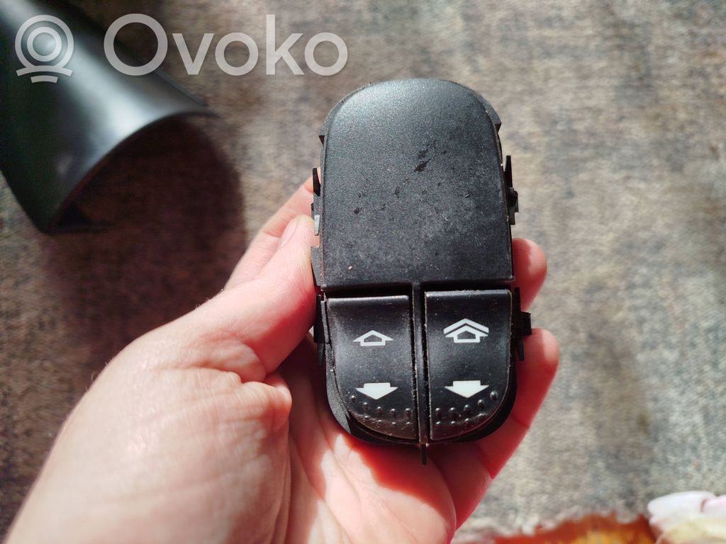 Ford Focus Electric window control switch 