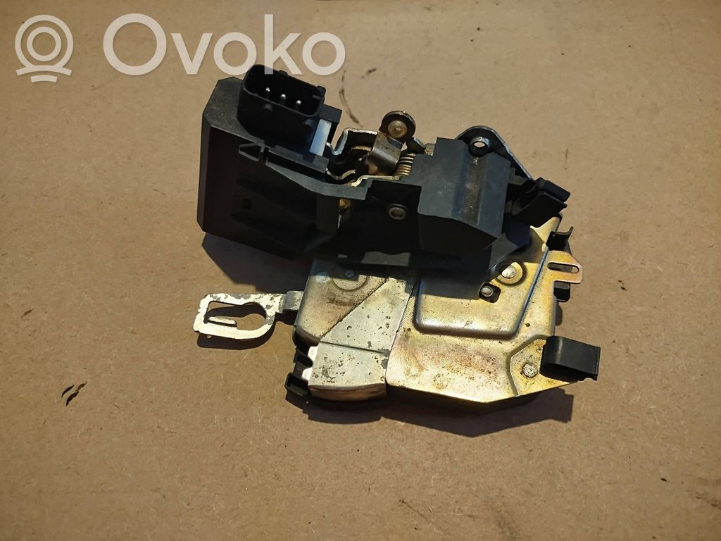 Front door lock   8122204