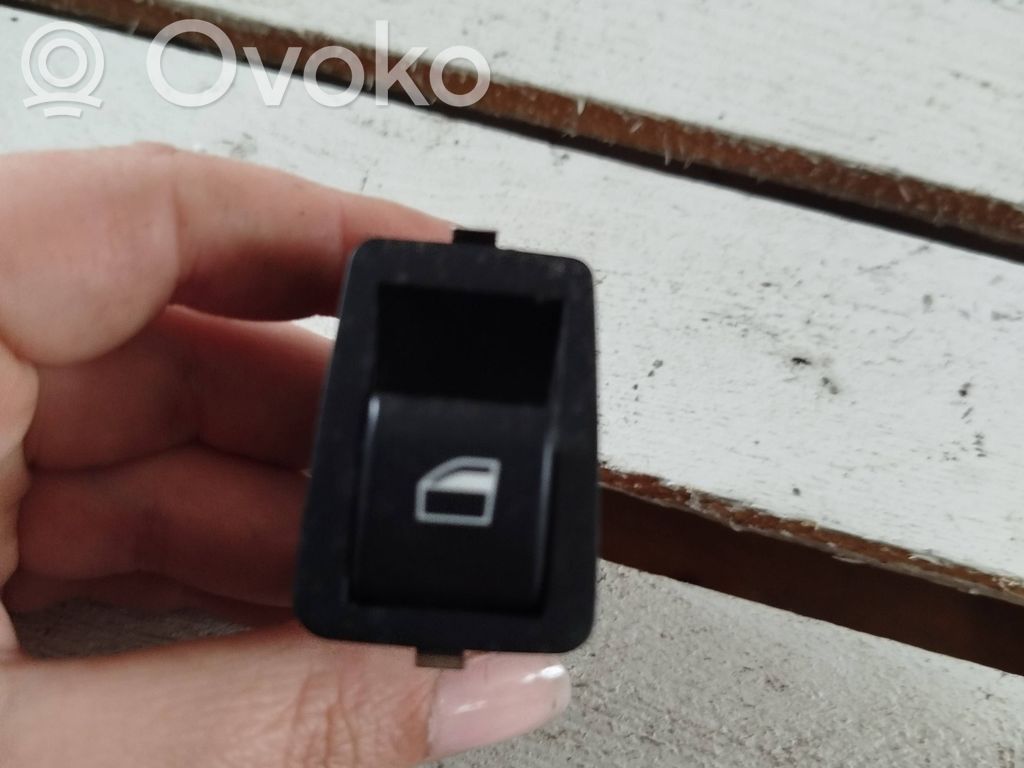 Electric window control switch   6902174,2900,15869800