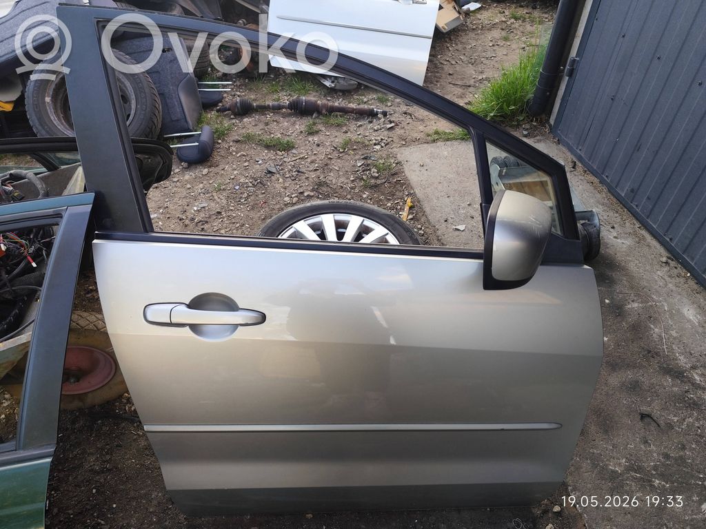 Mazda 5 Front door 