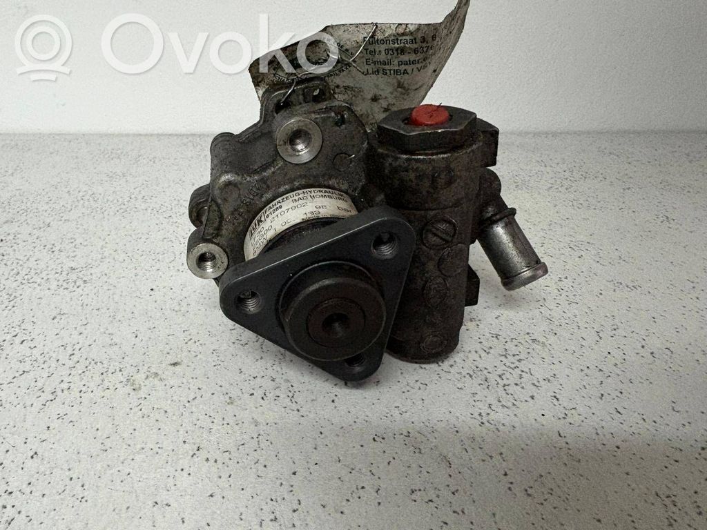 BMW 3 E36 Power steering pump 
