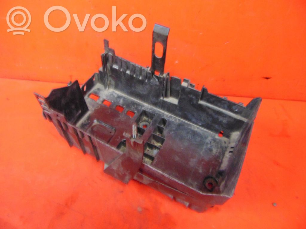 Chevrolet Orlando Battery box tray 