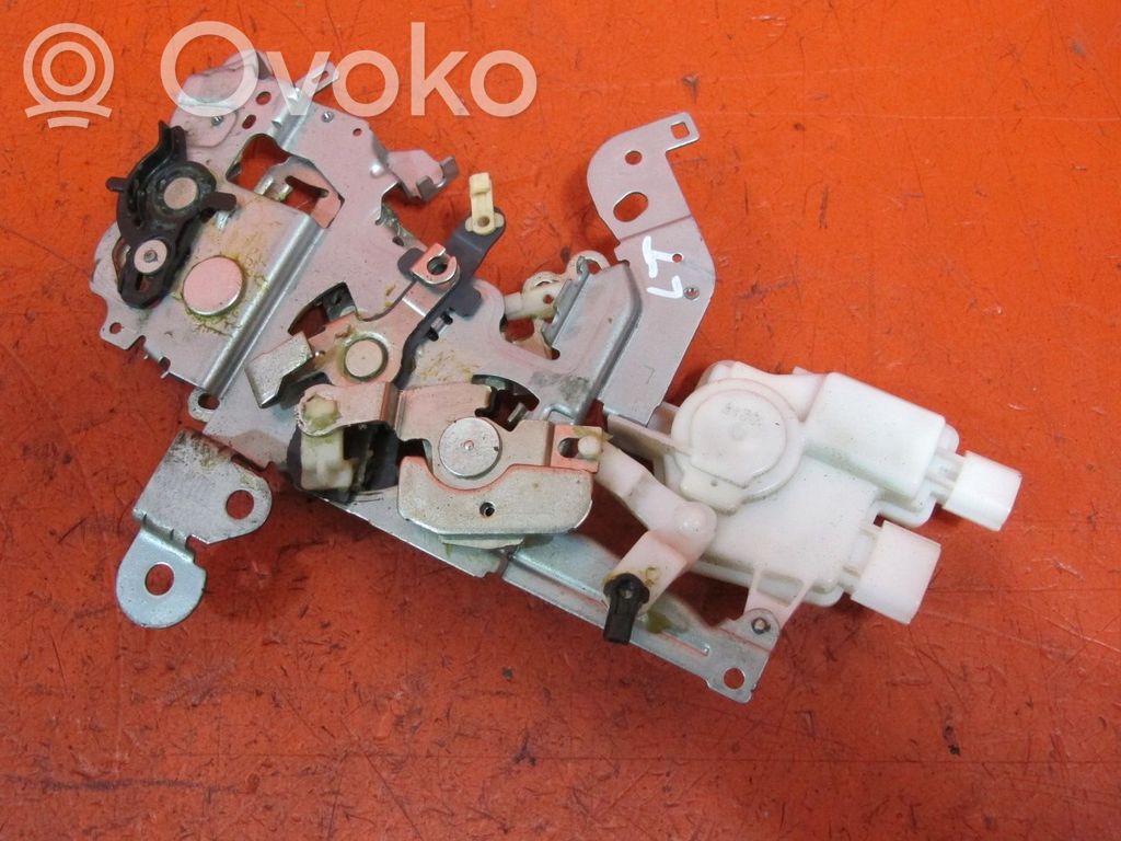 Mazda 5 Takaoven lukko 