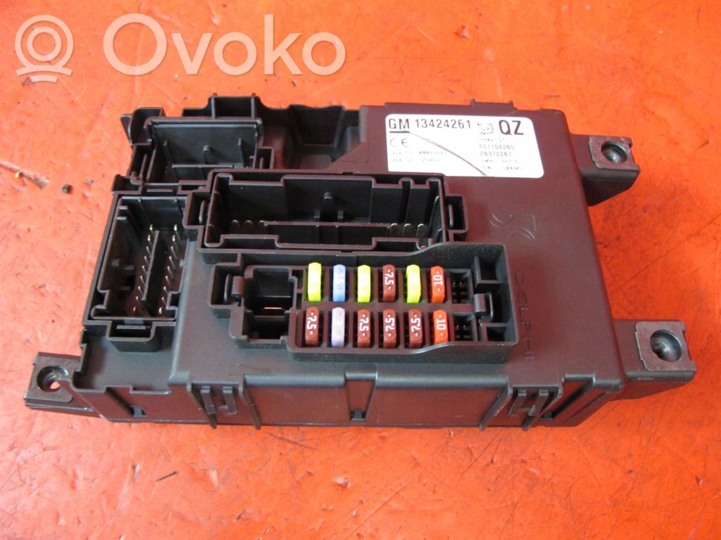 Opel Corsa D Bloque de montaje de relé 