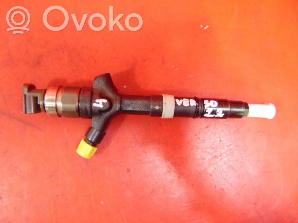 Toyota Corolla Verso AR10 Fuel injector 