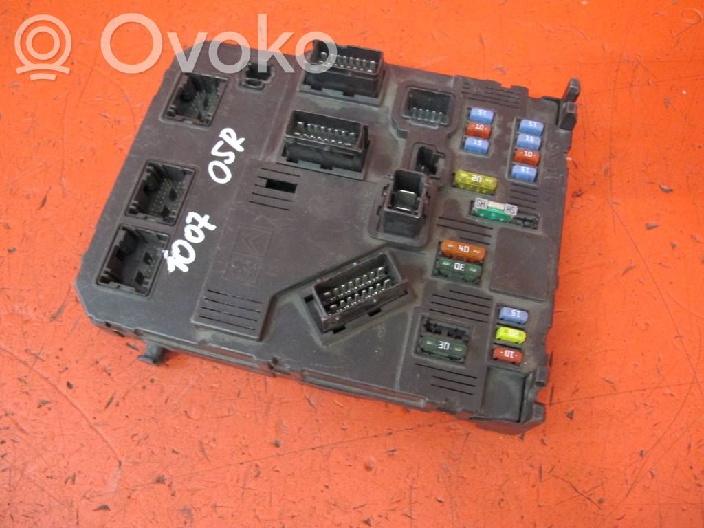 Peugeot 1007 Fuse module 