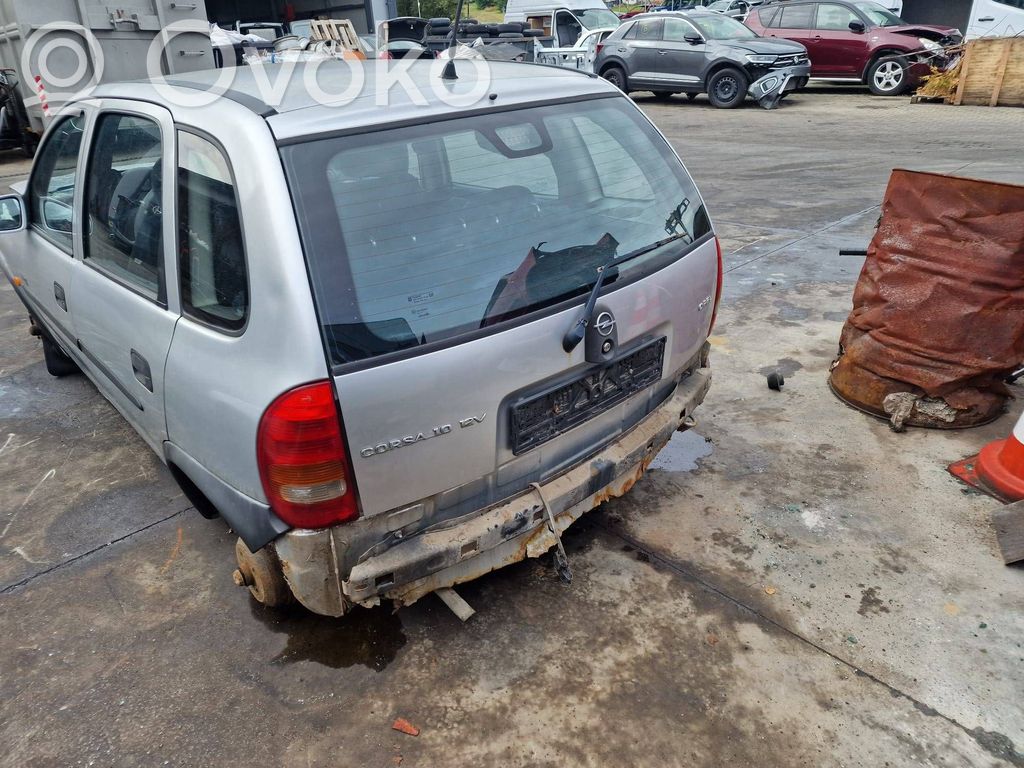 Opel Corsa B Couvercle de coffre 