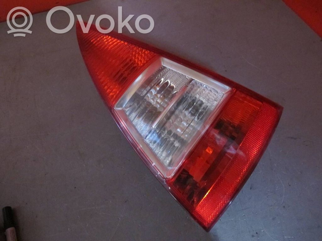 Citroen C3 Aizmugurējais lukturis virsbūvē 