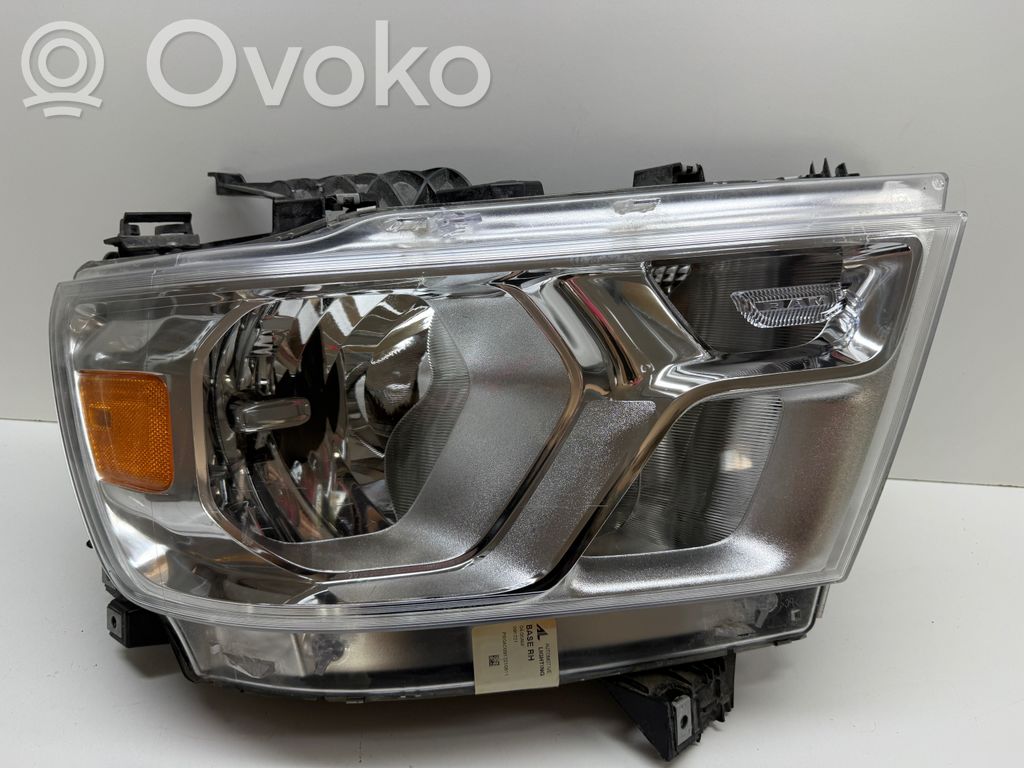 Ram 1500 DT Lampa przednia 