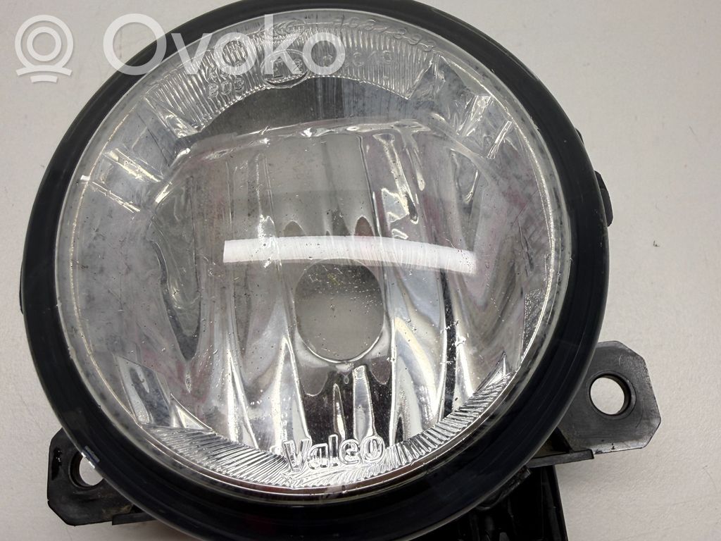 Miglas lukturis priekšā   E209010,89211690,68353533AA