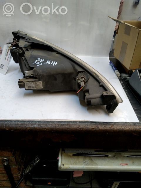 Peugeot 206 Lampa przednia 