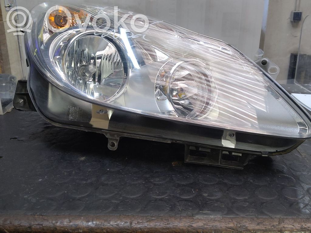 Opel Corsa A Phare frontale 