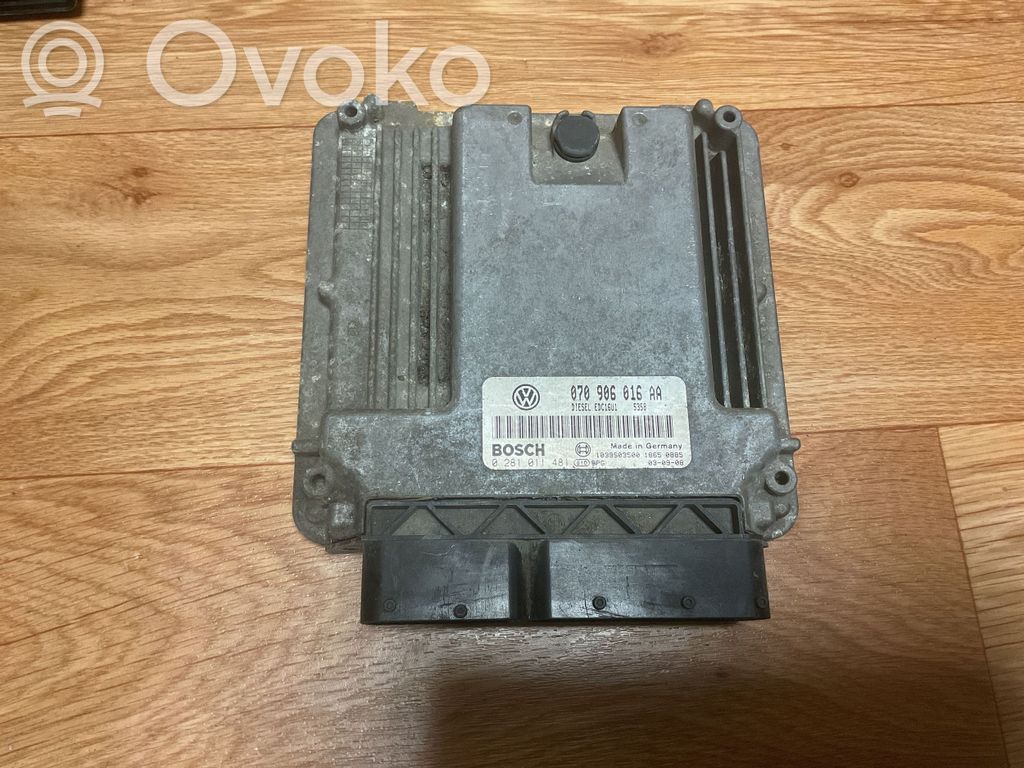 Volkswagen Touareg I Engine control unit/module 