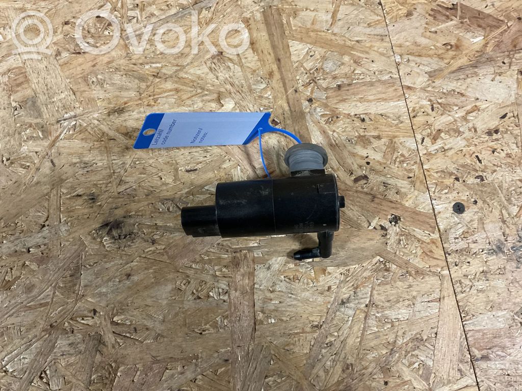 Suzuki SX4 Windscreen/windshield washer pump 