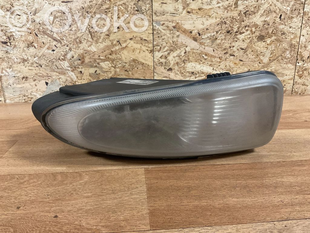 Chrysler Voyager Передняя противотуманная фара 