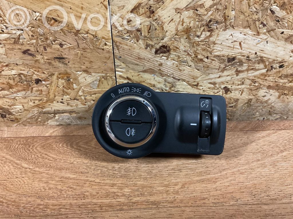 Opel Insignia A Interruttore luci 