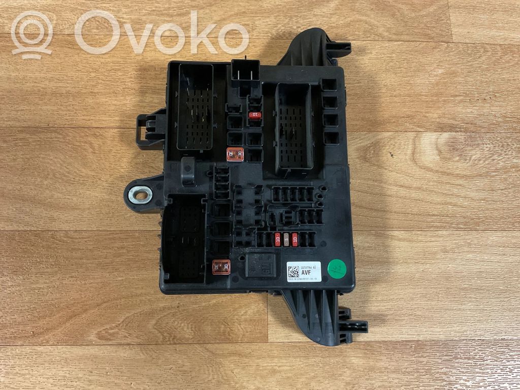Opel Insignia A Fuse module 