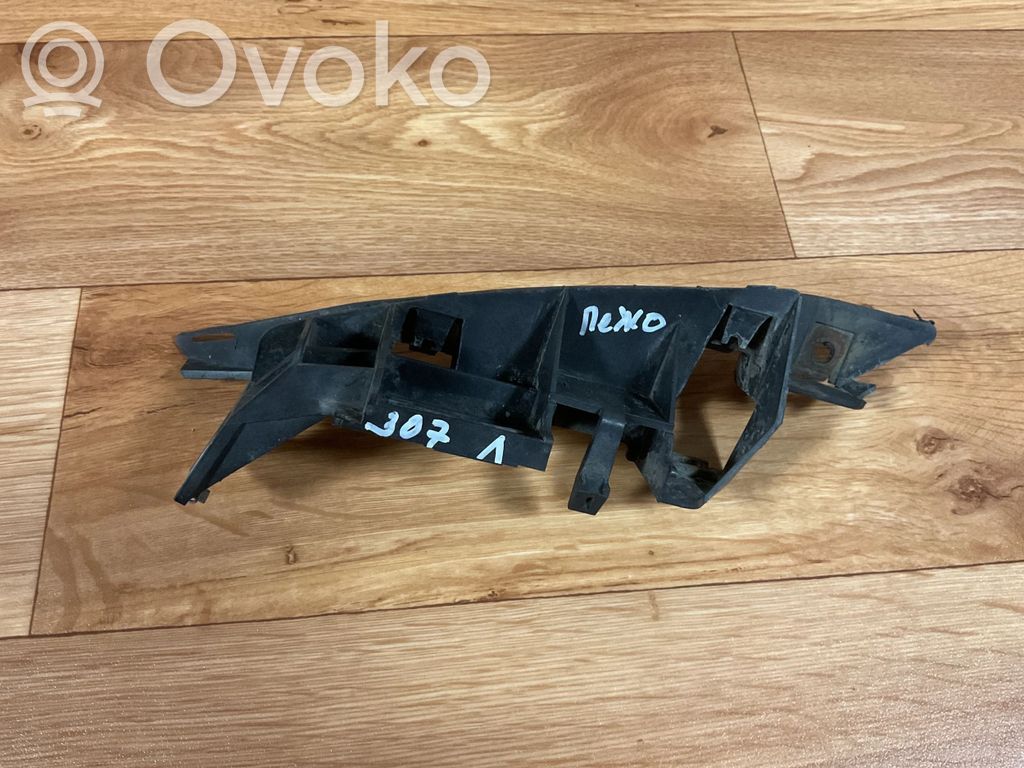 Peugeot 307 Front bumper mounting bracket 