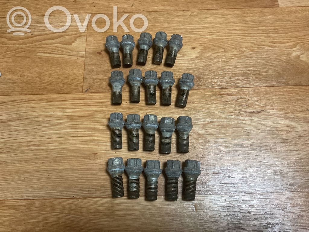 Tuercas/tornillos
