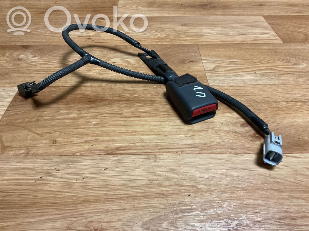 Toyota Avensis T250 Передняя поясная пряжка 