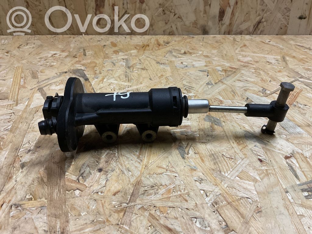 Audi A6 S6 C6 4F Pagrindinis sankabos cilindriukas 